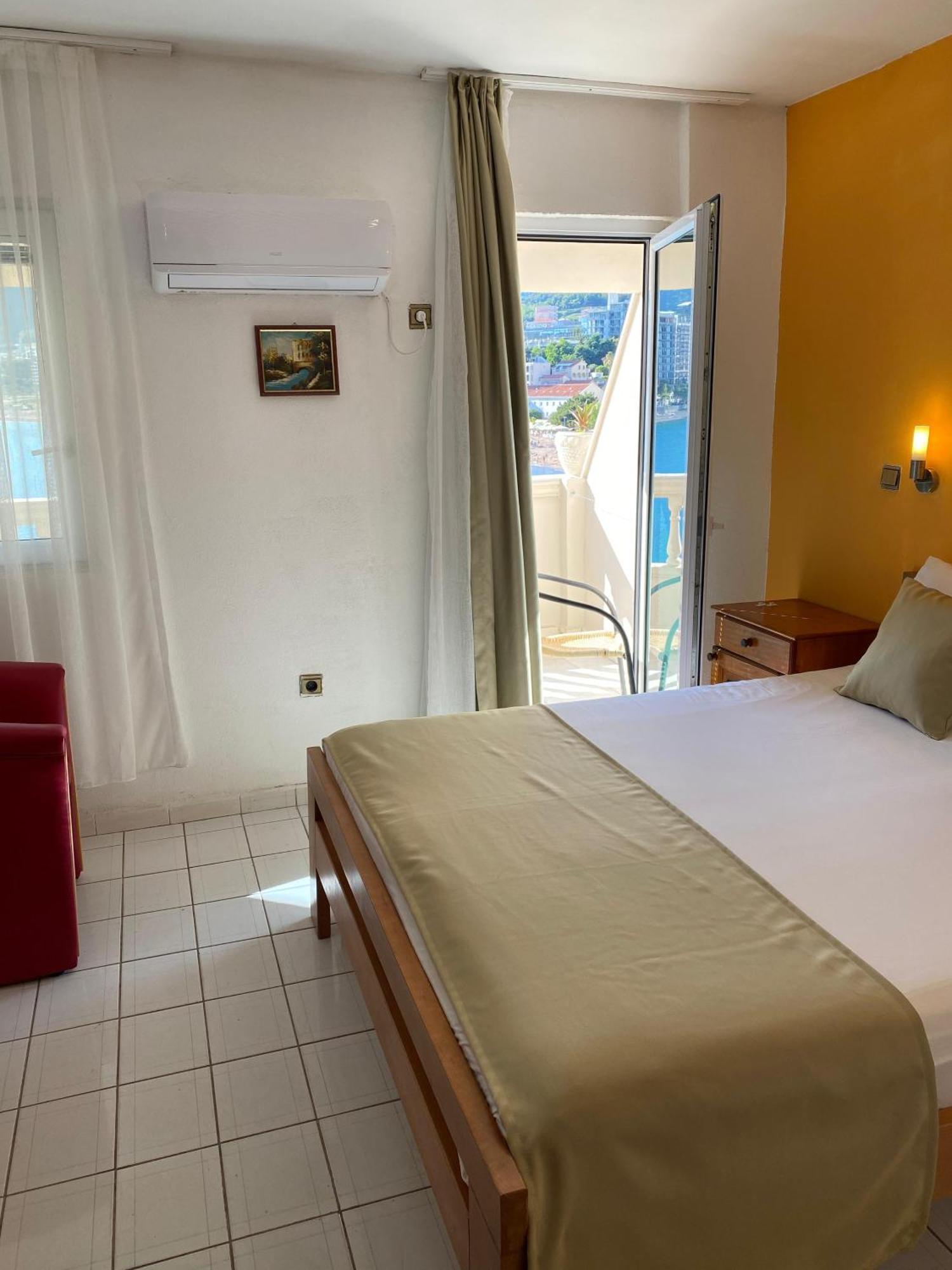 Hotel Kuč Budva Exteriér fotografie