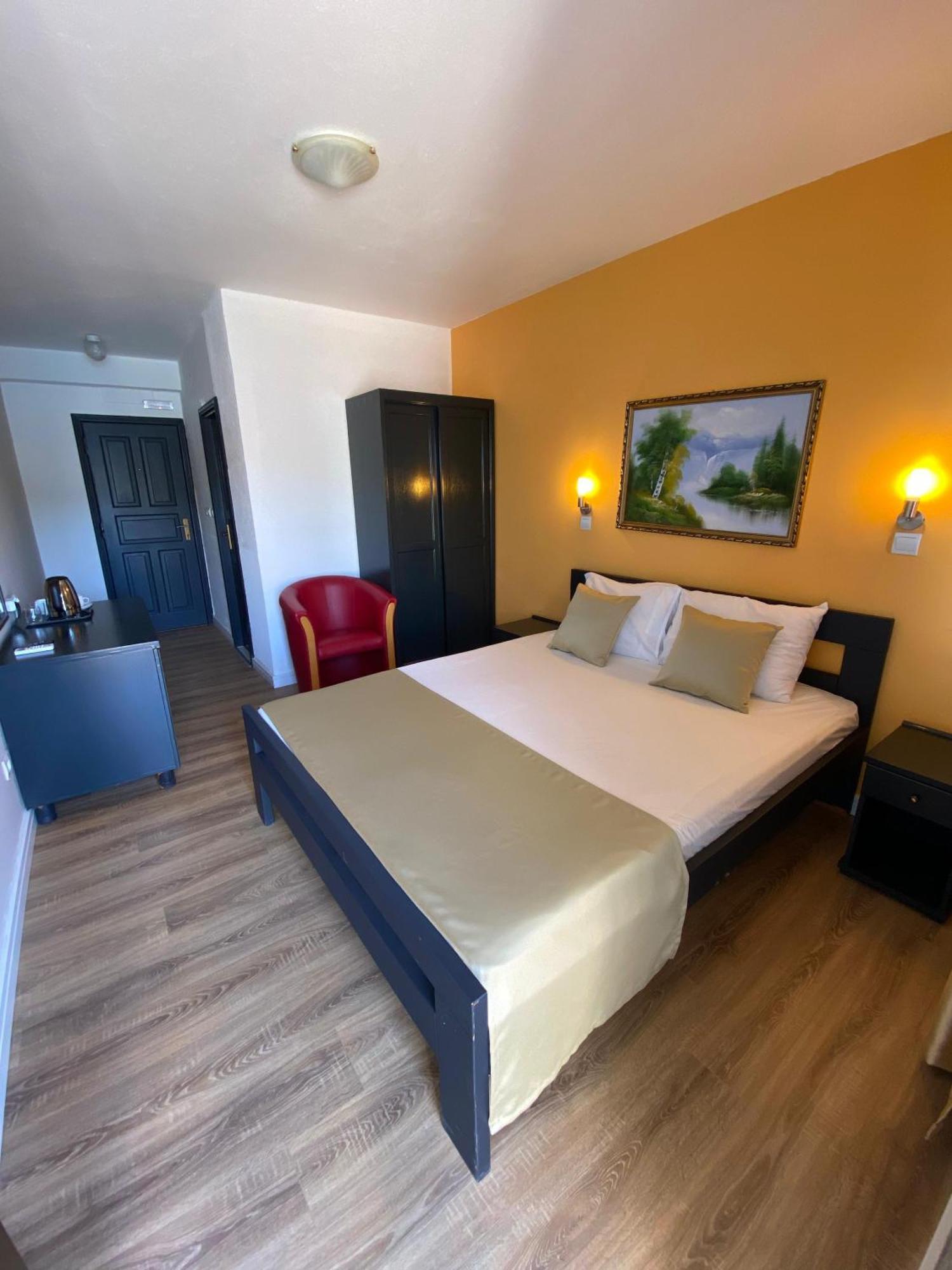 Hotel Kuč Budva Exteriér fotografie