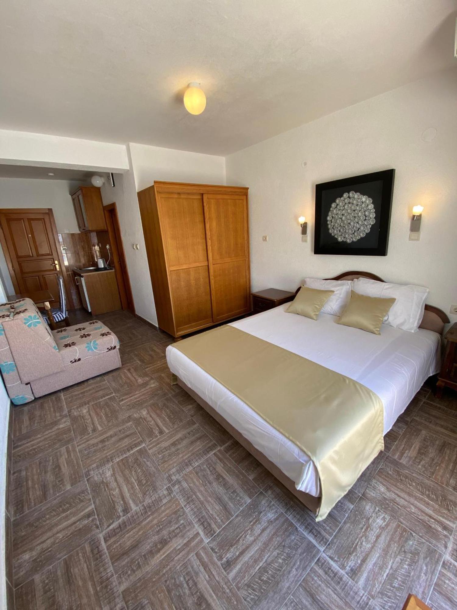 Hotel Kuč Budva Exteriér fotografie