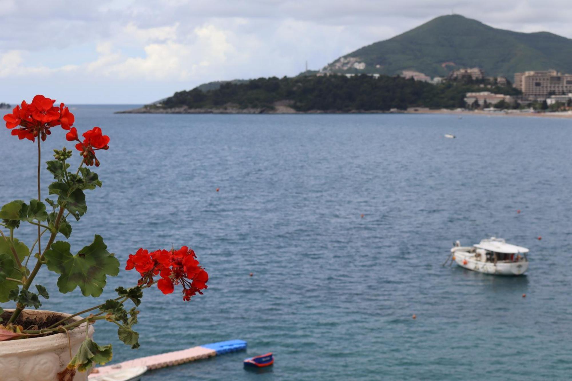 Hotel Kuč Budva Exteriér fotografie