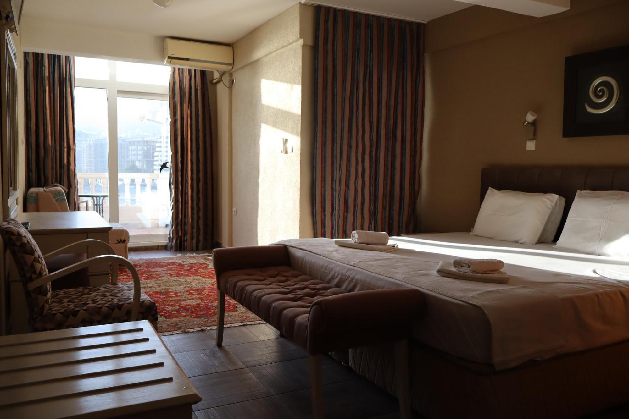 Hotel Kuč Budva Exteriér fotografie